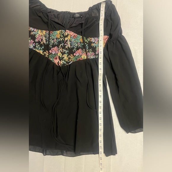 Floral Embroidered Fairy Whimsical Women’s Dress - Picture 3 of 4